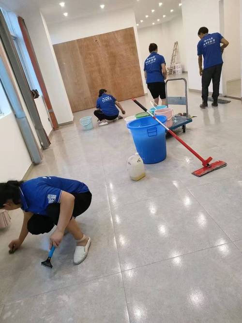 彭州市天彭街道丹城新益家保潔服務部 專業(yè)保潔服務，讓生活更潔凈